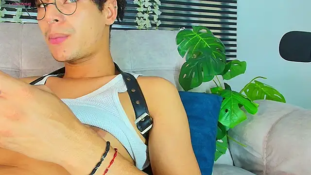ThiiagoSaeenz live XXX chat