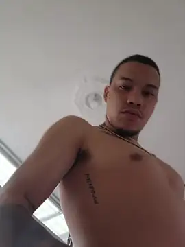 AlphaMasterXxx élő XXX-chatje