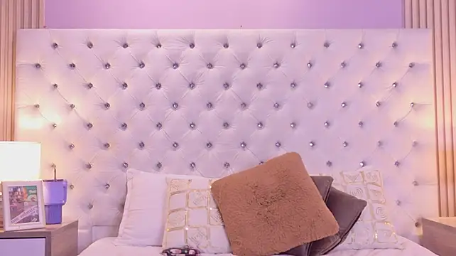 VaniaRouse Chat XXX in diretta