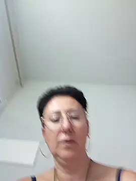 MILEIDE980 élő XXX-chatje