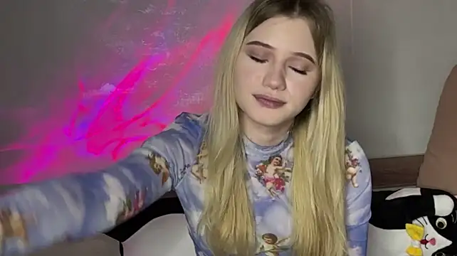 EstellOnorati XXX чат на живо