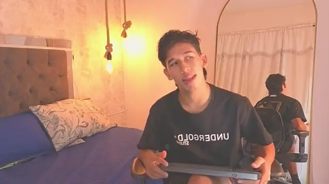 dave_eliot Adlı Modelin Canlı XXX Sohbeti
