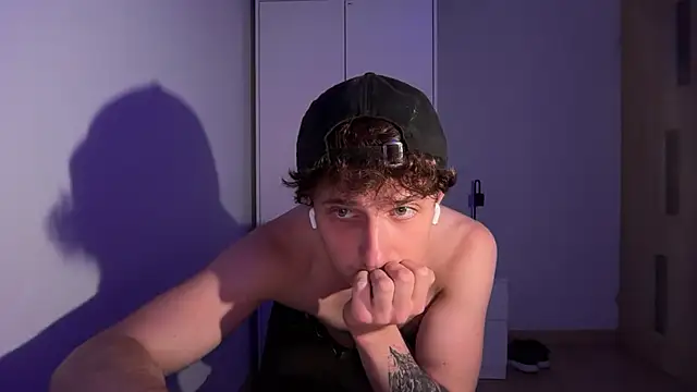 Alexcodi XXX чат на живо