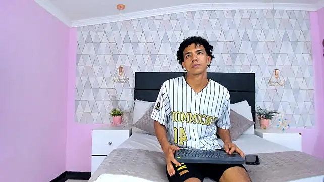 Chatroom XXX en direct de MarckThompsonn