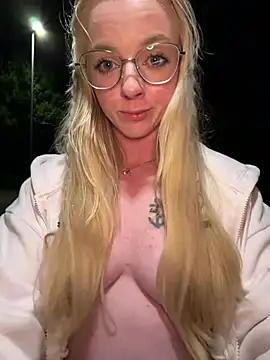 LinaLeana XXX чат на живо
