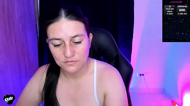Saskyaa Live XXX Chat