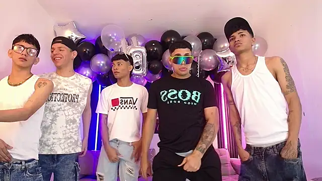 แชท XXX สดของ GoldenDuoheat