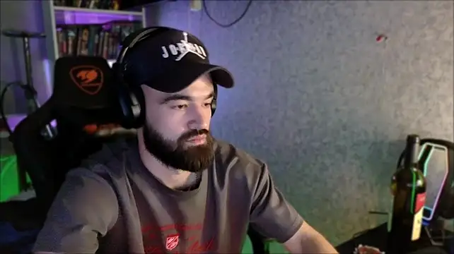 Chat +18 de _Serious_Man ao vivo