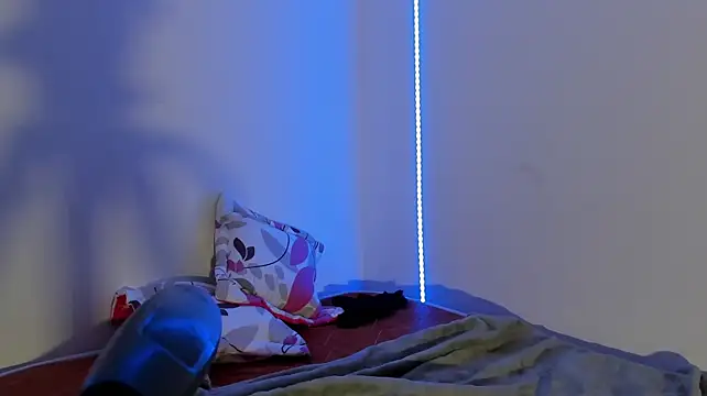 Chatroom XXX en direct de velvet_rosee_
