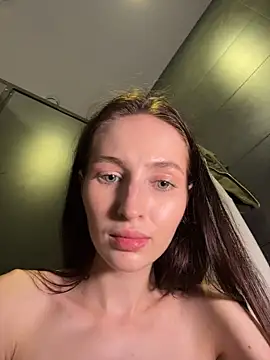 Chatroom XXX en direct de -missbehaving-