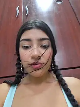 Sweed-virgin-pussy Chat XXX in diretta