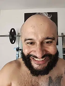 צ'אט XXX בשידור חי של Luke__09