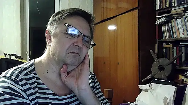 Pokaz2020's Live XXX Chat