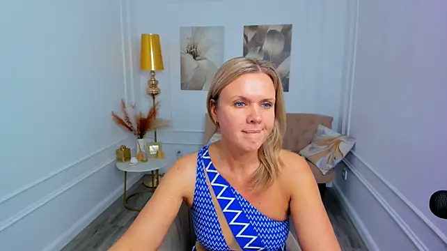 AgathaKlouin – Naživo XXX chat