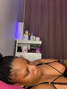 RainBougie Adlı Modelin Canlı XXX Sohbeti