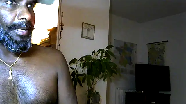frenchblackc31 XXX чат на живо