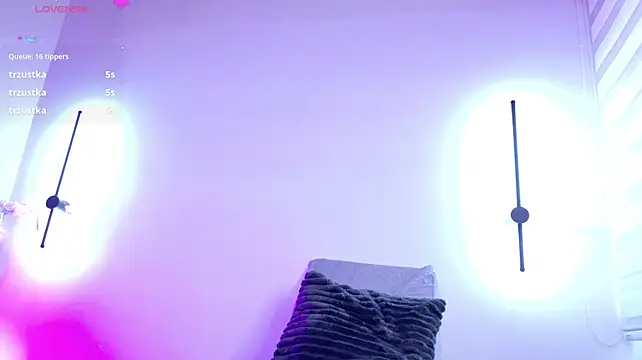 Chat +18 de Alice_noir ao vivo
