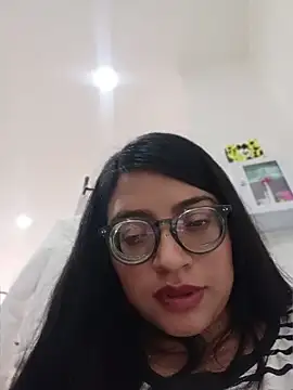SOFI__10 Adlı Modelin Canlı XXX Sohbeti