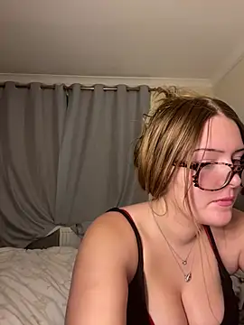 cherryrosealiee's Live XXX Chat