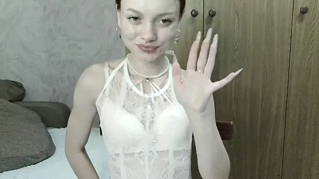 Chat +18 de Lola_SweetGlow ao vivo