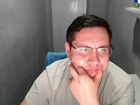 Chat +18 de Max_Marlinn ao vivo