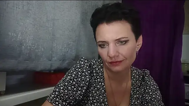 HotMamaQueen234's Live XXX Chat