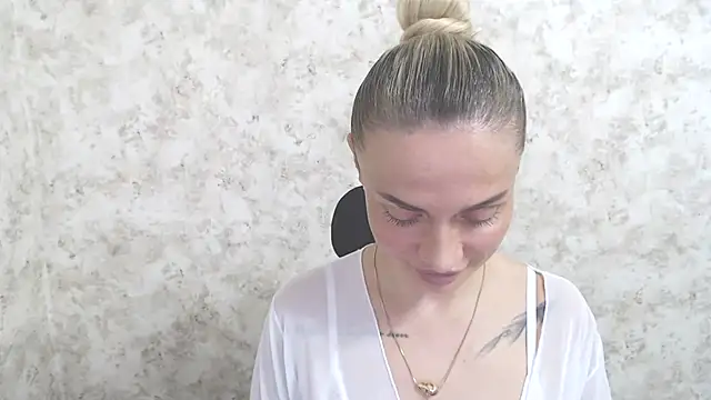 MerryRose33's Live XXX Chat