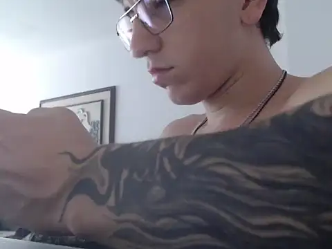 IfindSlav3n Live XXX chat