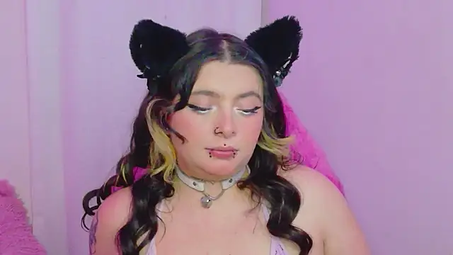 Chat +18 de Sachi_Meow ao vivo