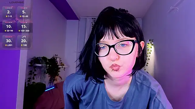 HazelTompson XXX чат на живо