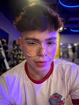 XXX chat uživo modela PRINCE_STEV