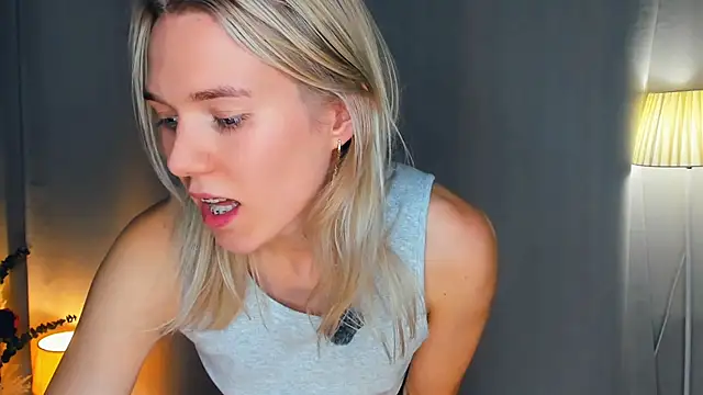 Chat +18 de DianeHonnette ao vivo