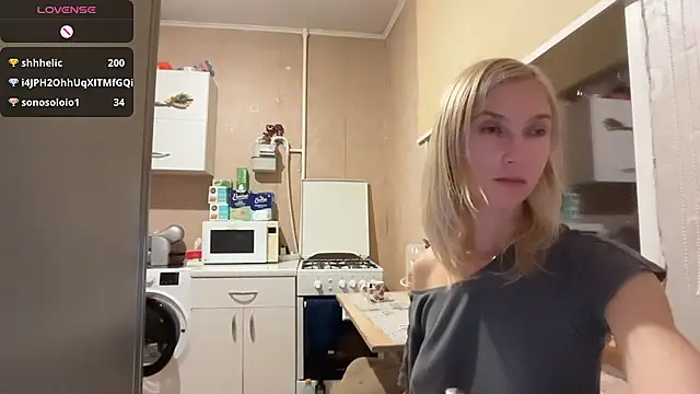 AngelJeni élő XXX-chatje