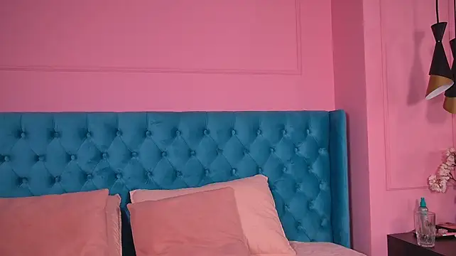 ElefteriaBliss Chat XXX live