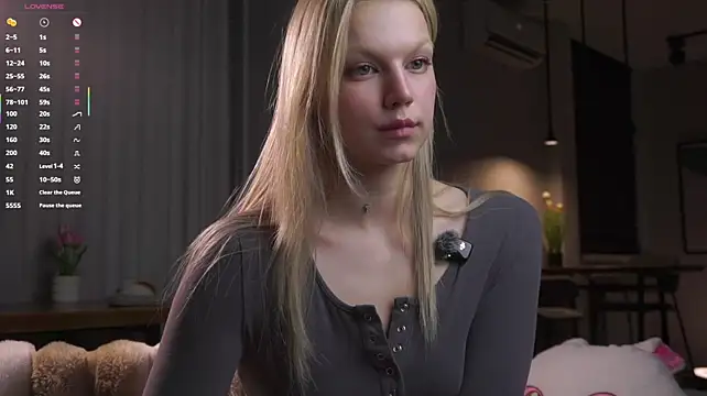 EdlinAlliston Adlı Modelin Canlı XXX Sohbeti