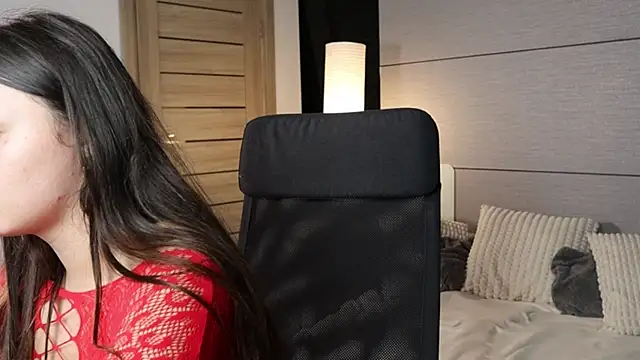 Laraaa_Loom XXX чат на живо