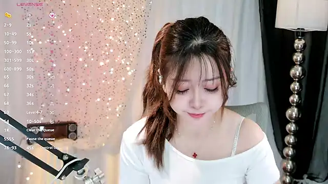 Yiluo95's Live XXX Chat