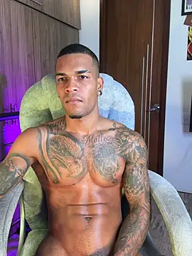 blackboy-strong Live XXX-Chat