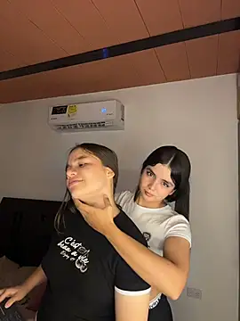 Zow_ Chat XXX live