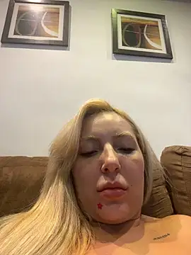 Chatroom XXX en direct de Juuhschmitt