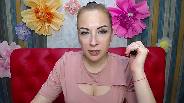ElizabethSho's Live XXX Chat