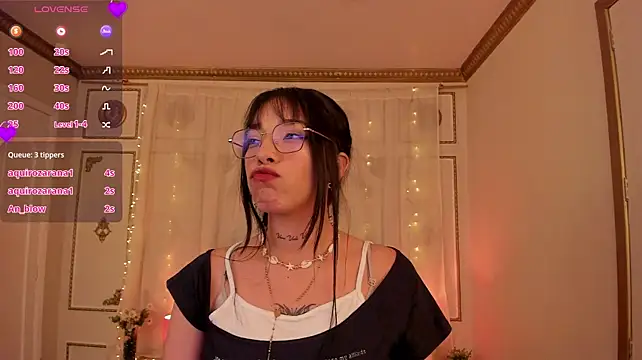 EmaLittle XXX чат на живо