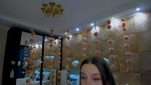 FlirtySparkn Live XXX chat