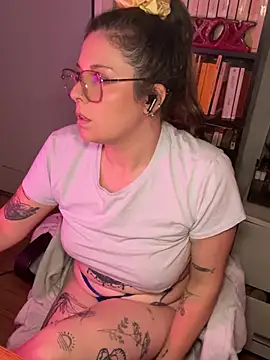 Rosiepussy69 XXX чат на живо