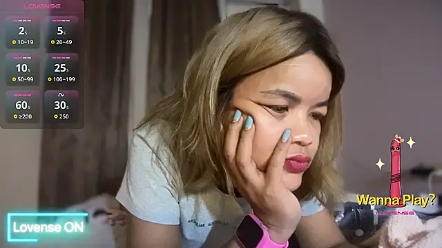 XXX chat uživo modela YourhotPotatoTS