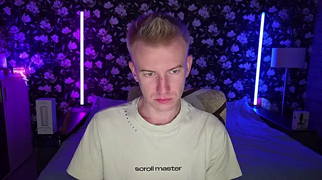 Vuitton XXX чат на живо
