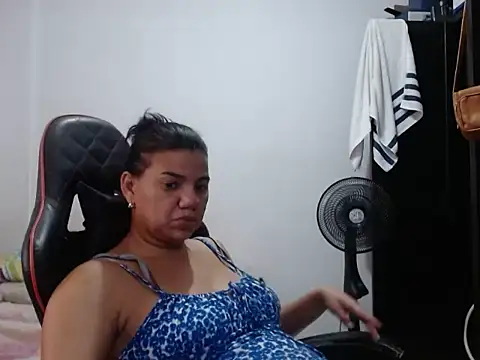 Adriana_0312's Live XXX Chat