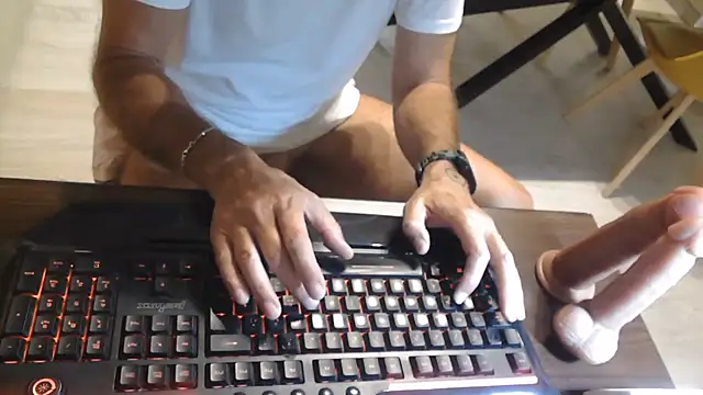 Adri_gard's Live XXX Chat