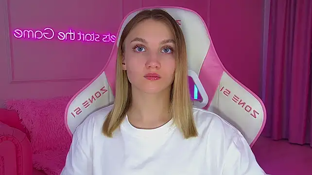 StacyEvances' Live XXX Chat