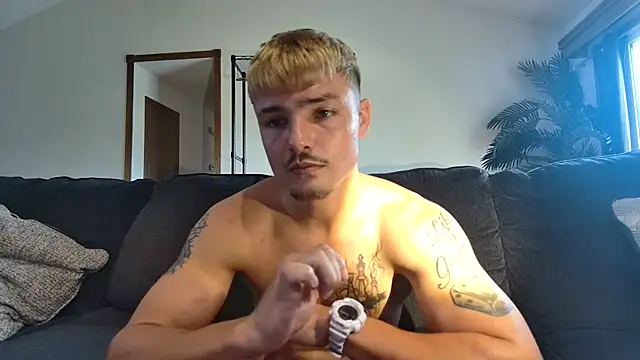 derekmontana2's Live XXX Chat